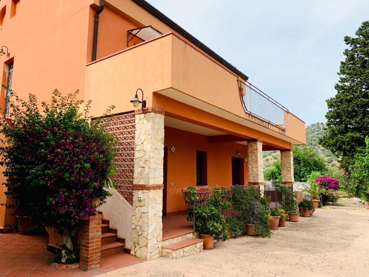 Il Giardino Delle Zagare Calatabiano Exterior foto